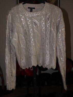 FOREVER 21 NWOT Tan with Gold Cropped Distressed Sweater L Cable Knit